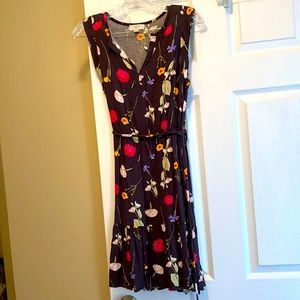 NWOT Loft outlet floral Medium petite dress with belt